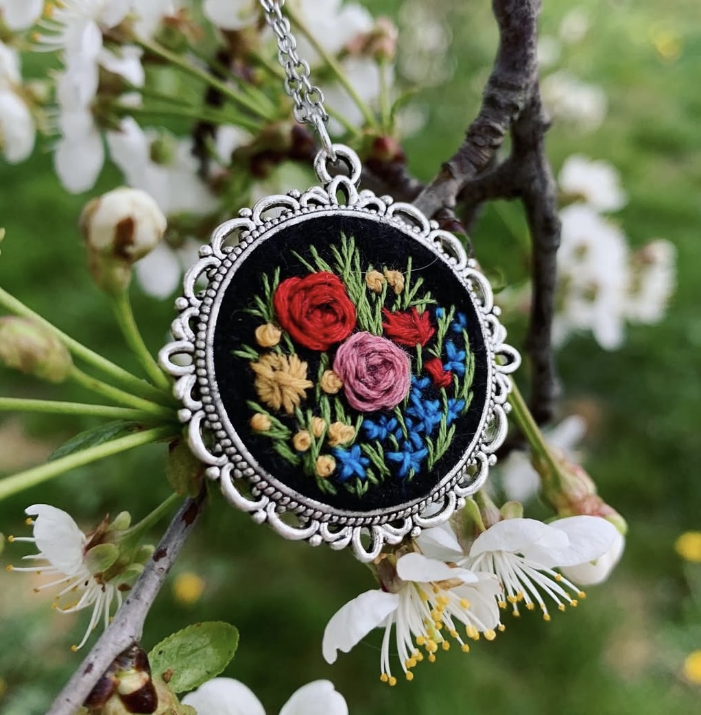 Haftowana biżuteria na zamówienie - obrazek 4